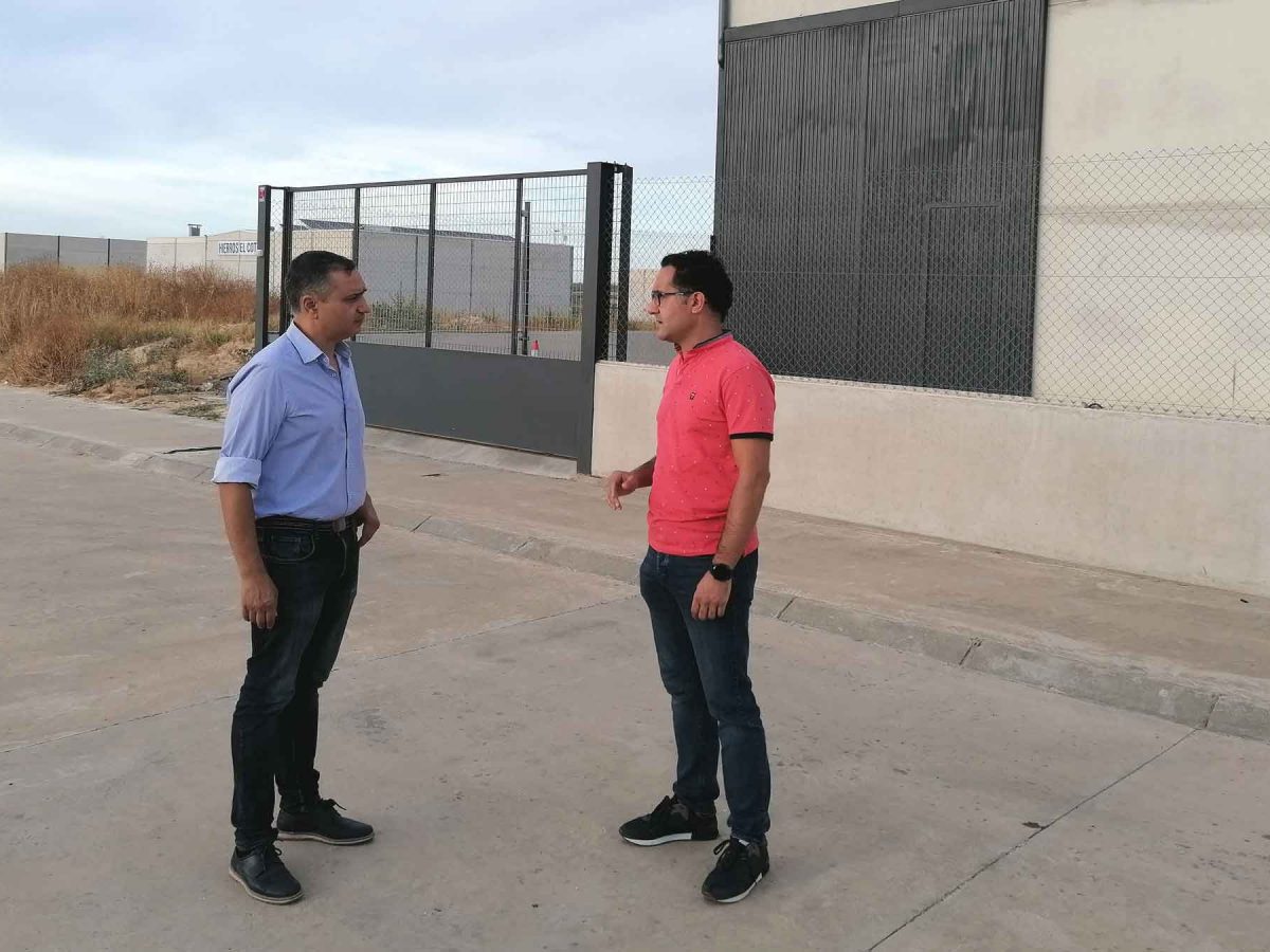 Polígono en Pilas / AD