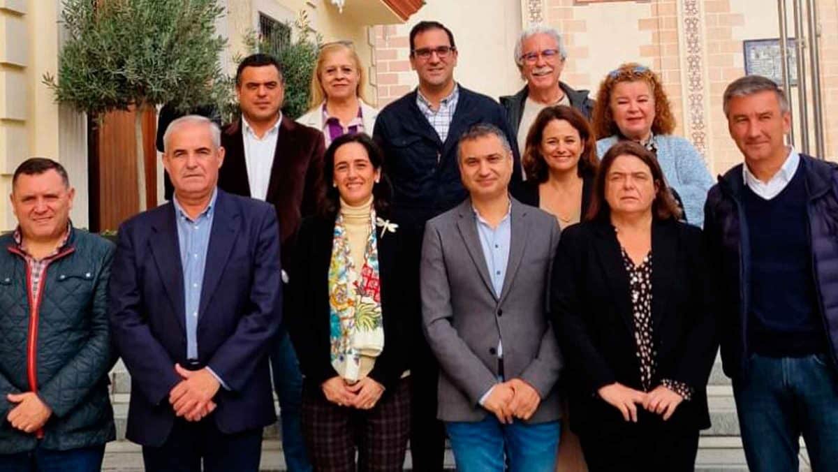 Imagen de la reunión de los alcaldes del Aljarafe sobre movilidad / AD