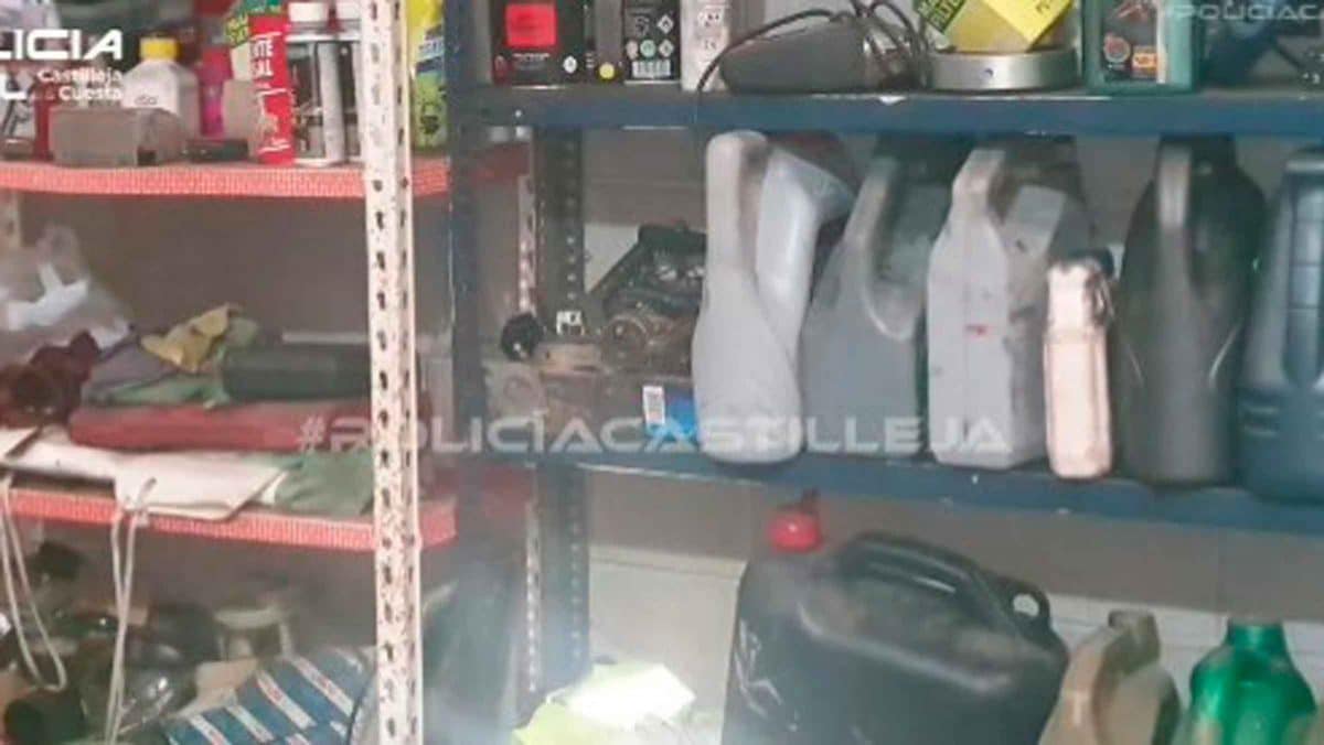 Imagen del taller pirata clausurado en Castilleja de la Cuesta / AD