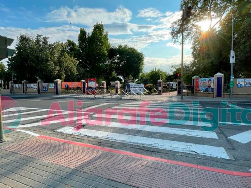 Imagen de carteles electorales para el 28M en el Parque 'Concejala Dolores Camino' de Gines / Clara Fajardo