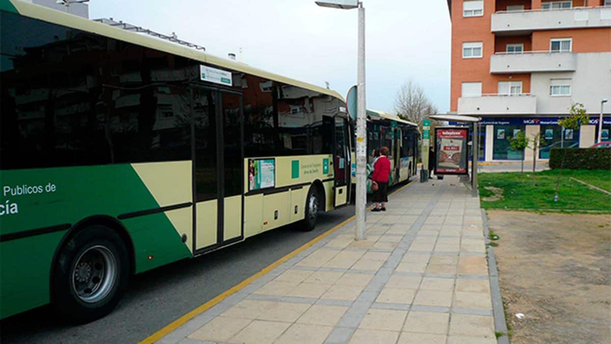El 15 de mayo entrará en servicio el autobús lanzadera que conectará Bormujos con la parada del Metro.