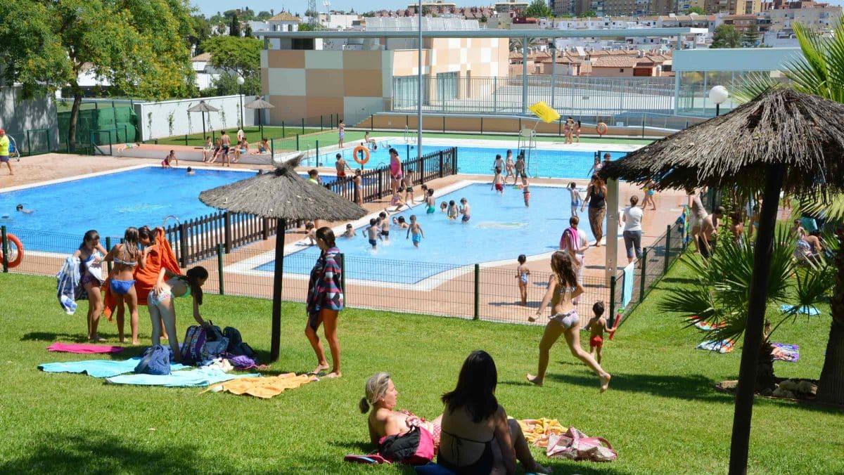 La piscina municipal de Tomares