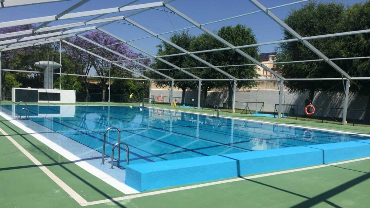 Piscina municipal de Valencina de la Concepción. Ayuntamiento de Valencina en Facebook