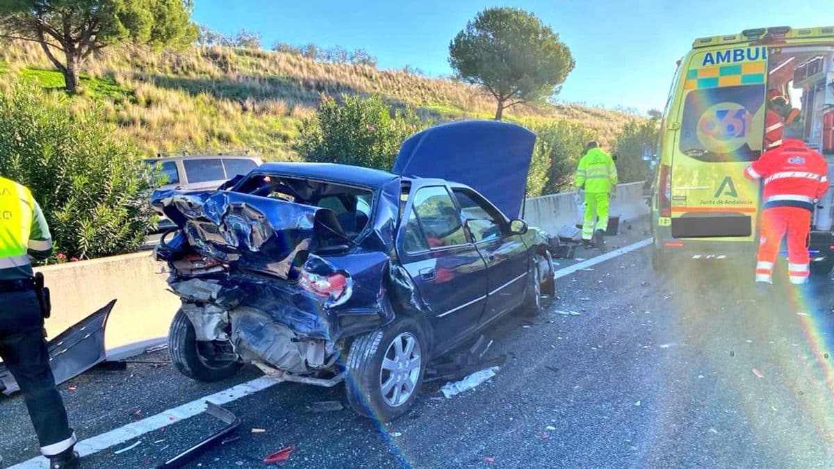 Uno de los coches afectados por el siniestro