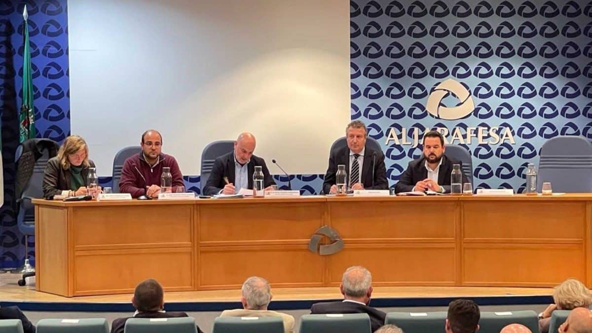 El equipo de gobierno de Aljarafesa en una reunión