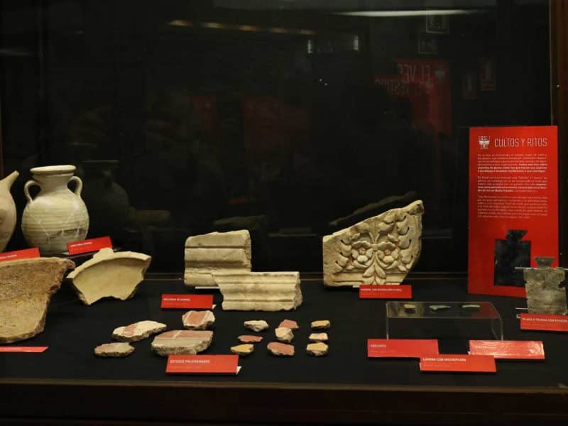 Expositor del Centro de Interpretación de San Juan