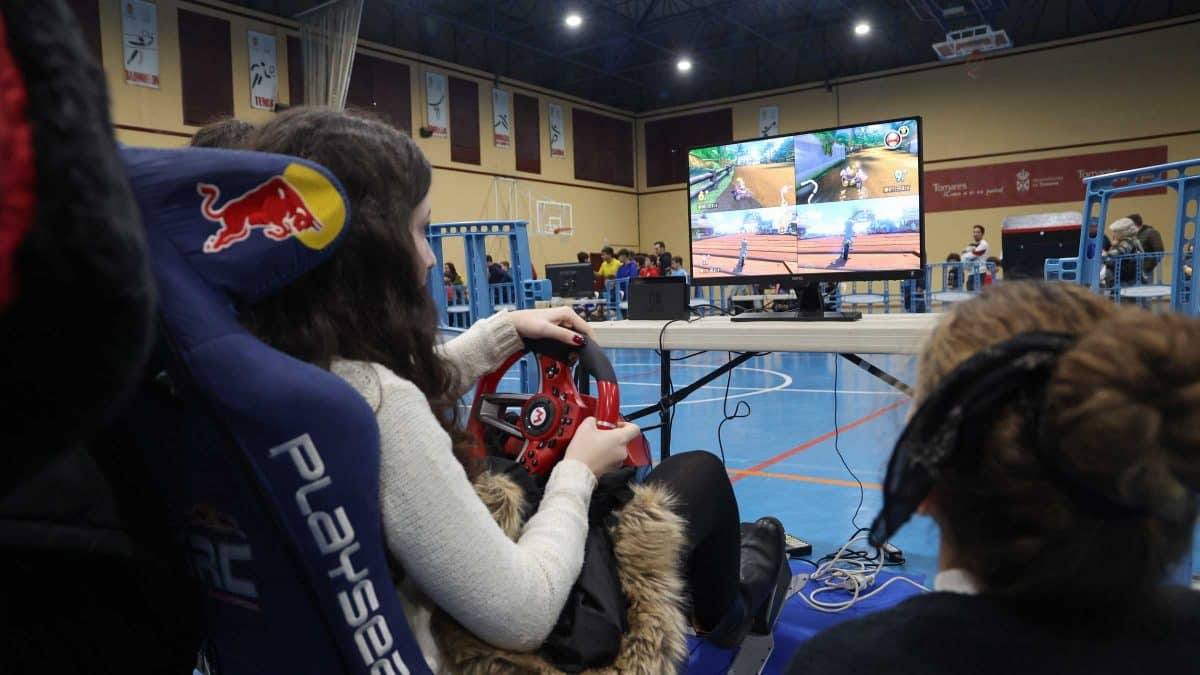 Partida de Mario Kart en la Feria de Videojuegos de Tomares
