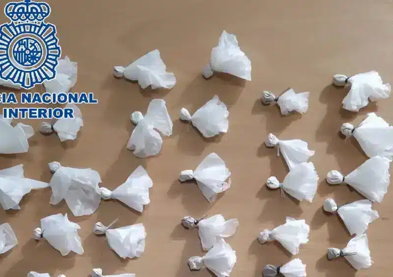 Archivo - Imagen de archivo de papelinas intervenidas por la Policía - POLICÍA NACIONAL - Archivo