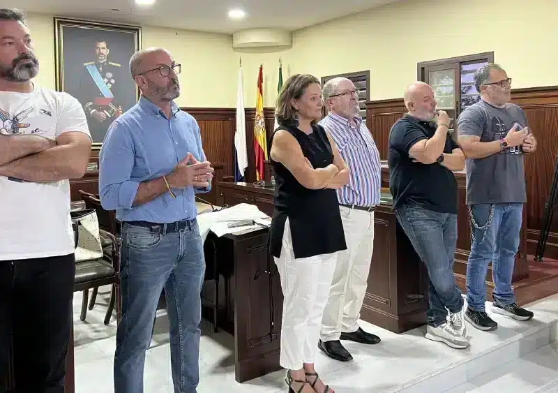 La alcaldesa con sus ediles del Gobierno local - AYUNTAMIENTO DE ESPARTINAS