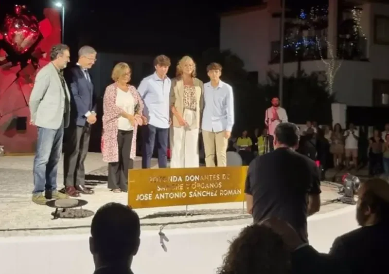 Acto de homenaje póstumo al ex director médico del hospital de Valme José Antonio Sánchez Román, por parte de la Corporación de Valencina. - JUNTA DE ANDALUCÍA