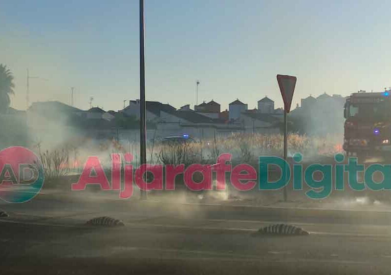 Imagen del incendio en Valencina de la Concepción / B.V