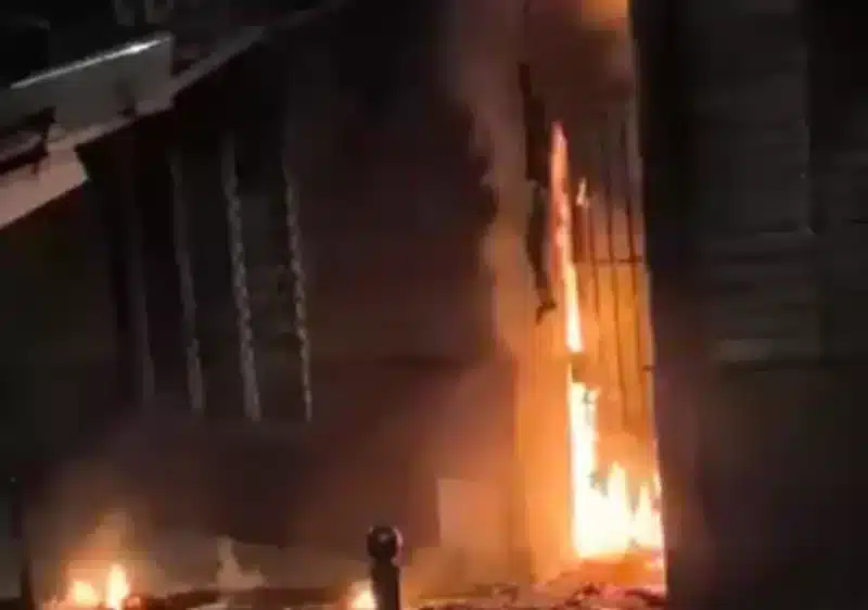 Incendio de un local en Coria. @SPEISdeAljarafe
