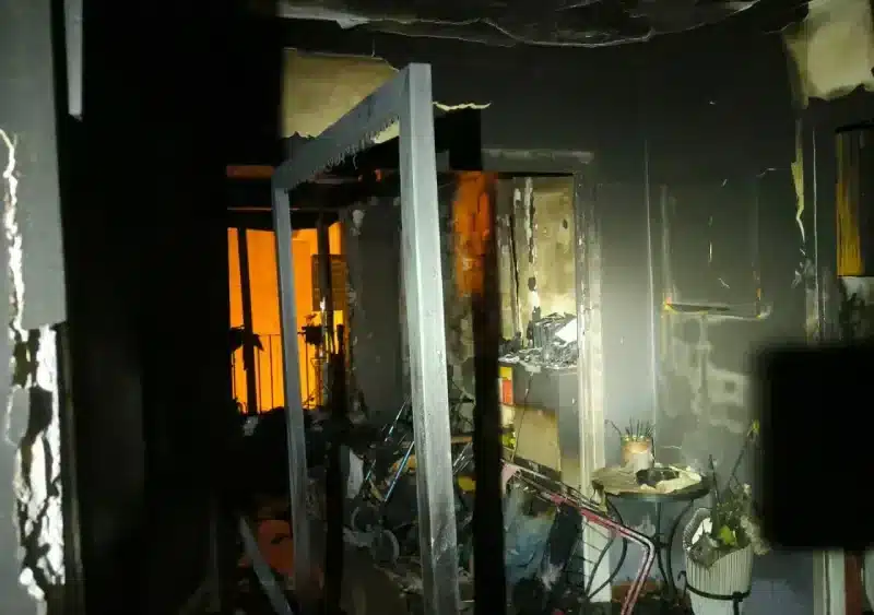 Estado en el que ha quedado la vivienda incendiada - BOMBEROS DEL ALJARAFE