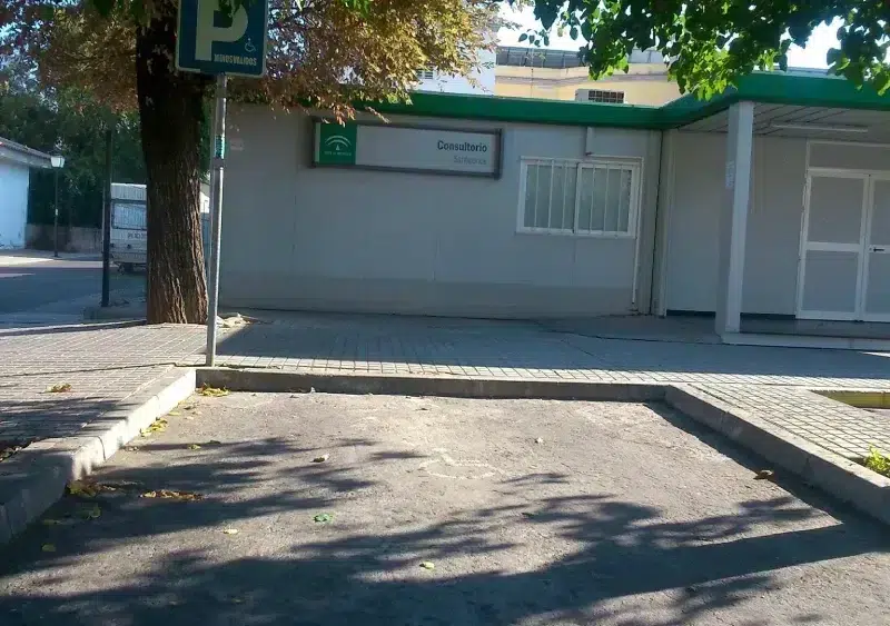 Imagen del consultorio prefabricado en Santiponce.