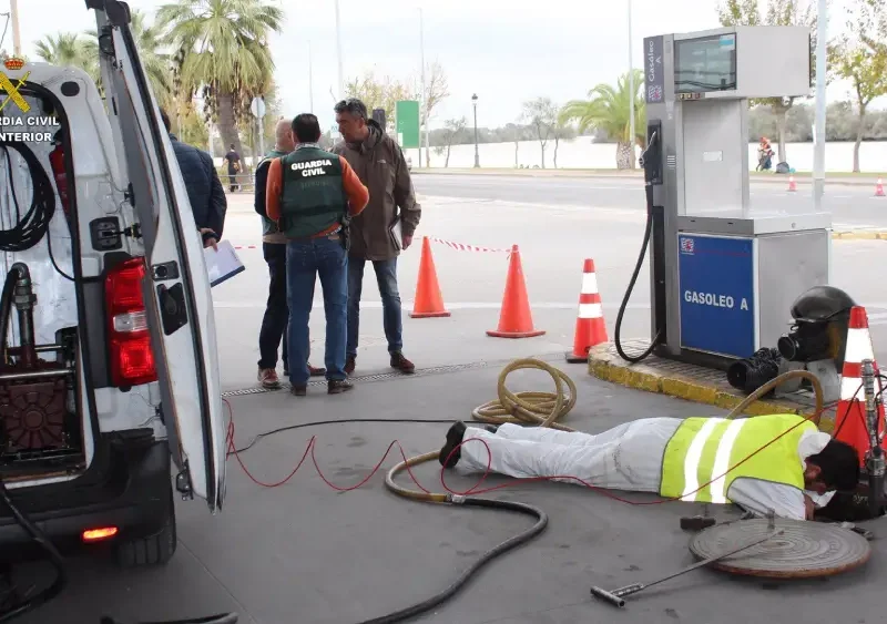 Investigación de la Guardia Civil en la gasolinera de Coria del Río investigada en la causa durante los primeros momentos de las diligencias - Guardia Civil