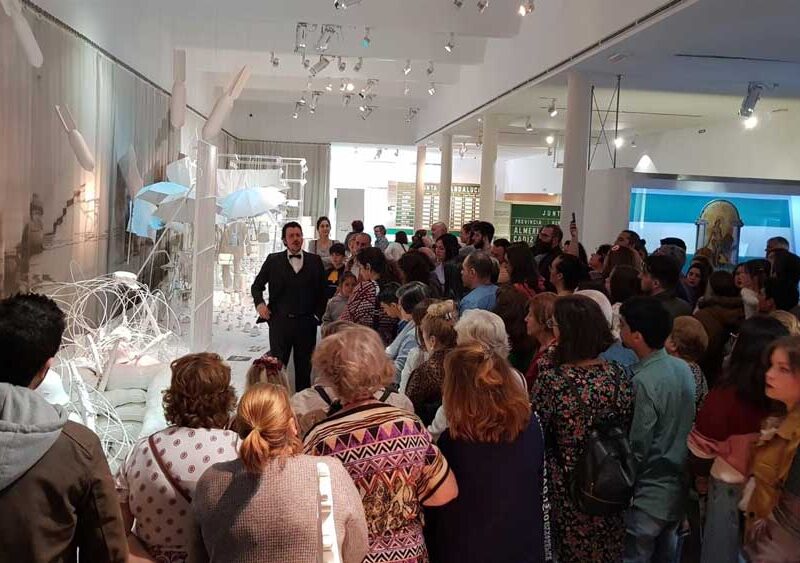Visitantes en el Museo de la Autonomía de Andalucía