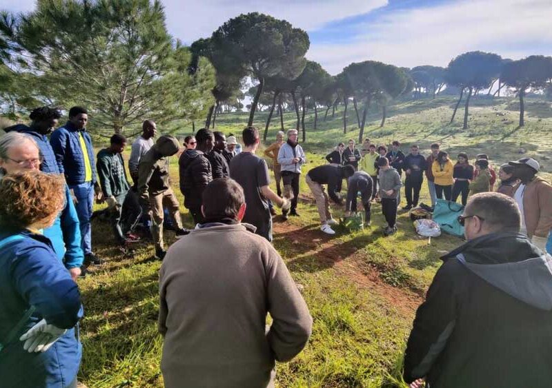 Los refugiados de Alcalá de Guadaíra en actividades promovidas por los ecologistas de la localidad. - Alwadi-ira (Ecologistas en Acción)