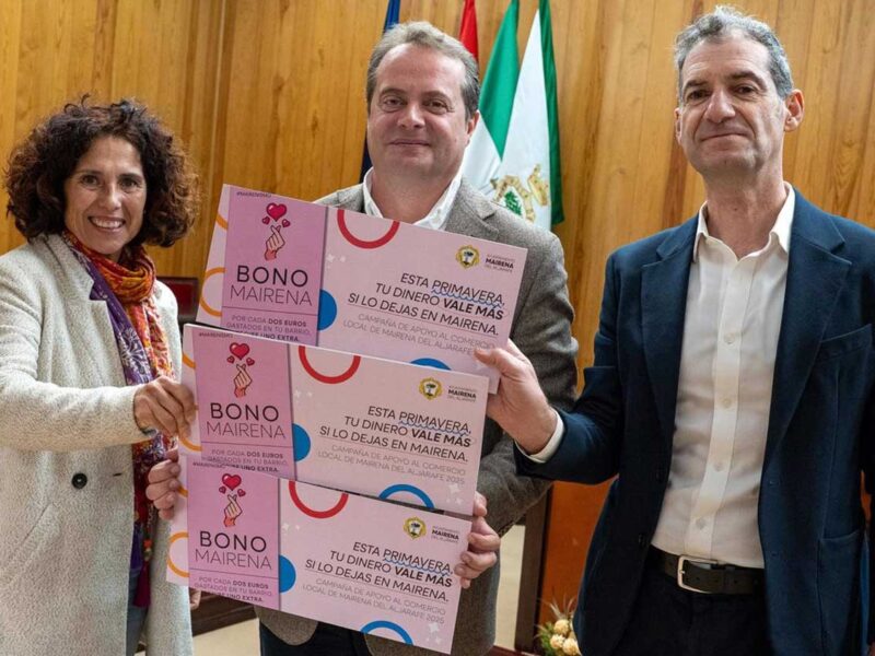 El alcalde de Mairena, en la presentación del bono del Ayuntamiento para impulsar el comercio local. - AYTO.DE MAIRENA