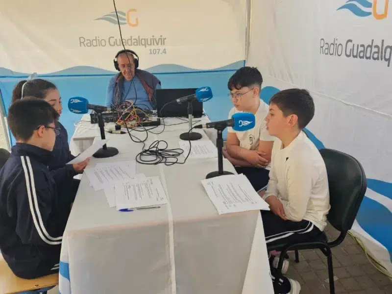 Alumnos de Primaria en el proyecto «Radio en el cole»