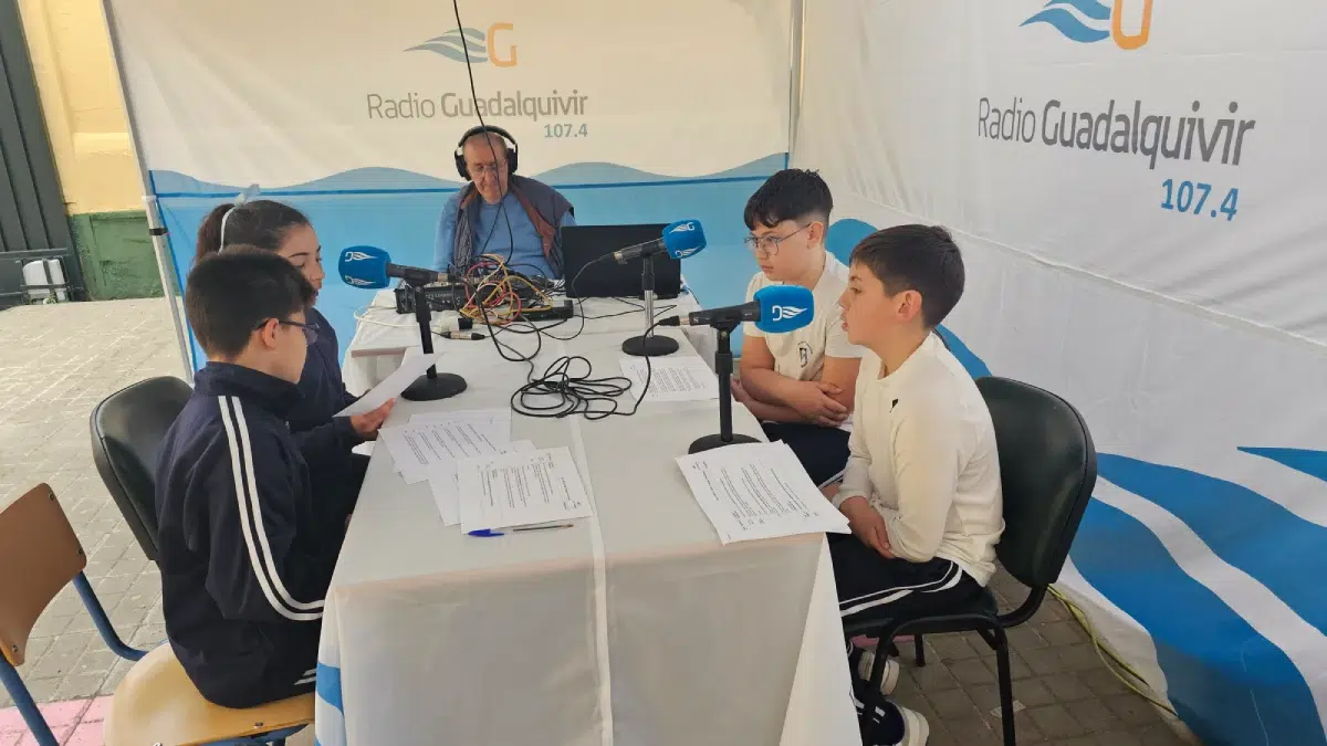 Alumnos de Primaria en el proyecto «Radio en el cole»