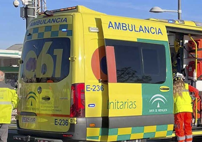 Imagen de archivo de una ambulancia del Centro de Emergencias Sanitarias 061. - EMERGENCIAS 112