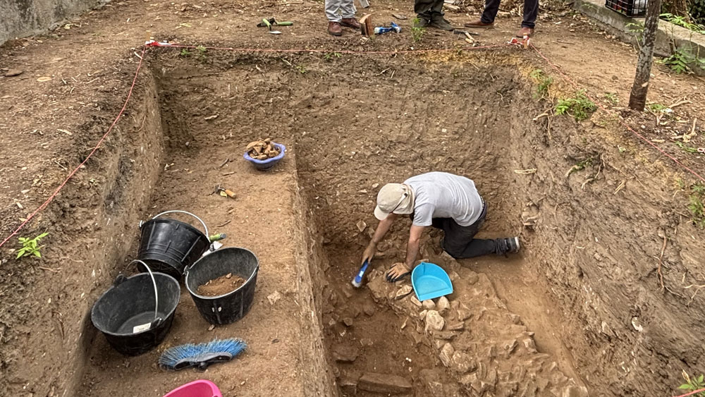Excavaciones en el Cerro de San Juan. - Ayuntamiento de Coria del Río