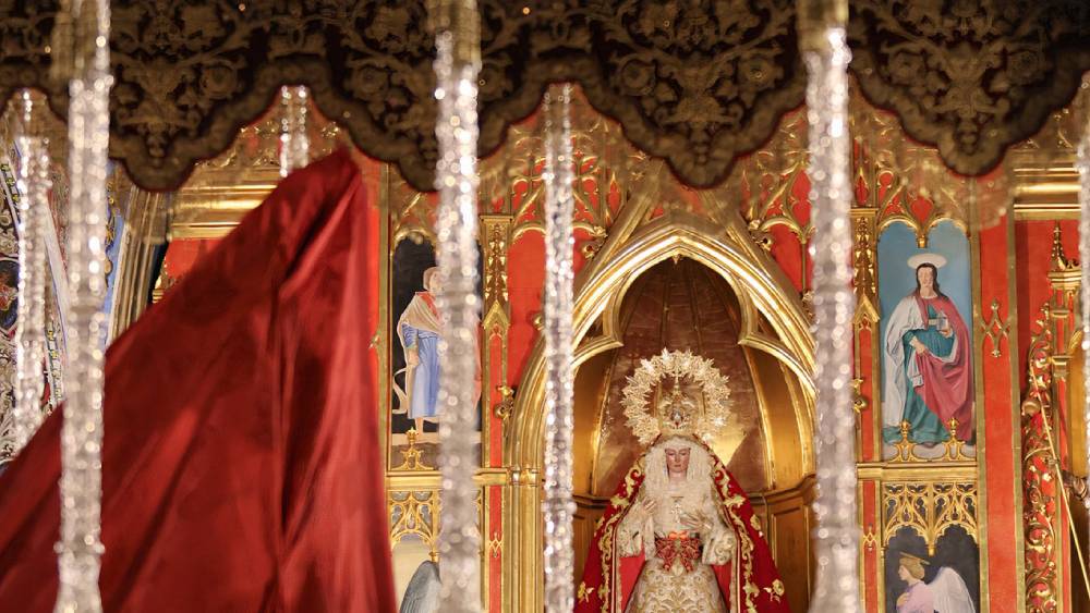 El paso de la Soledad aguarda en Santiago la esperada jornada extraordinaria