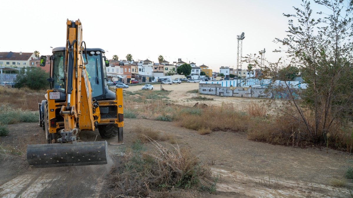 Mairena inicia las obras del aparcamiento junto al Francisco León